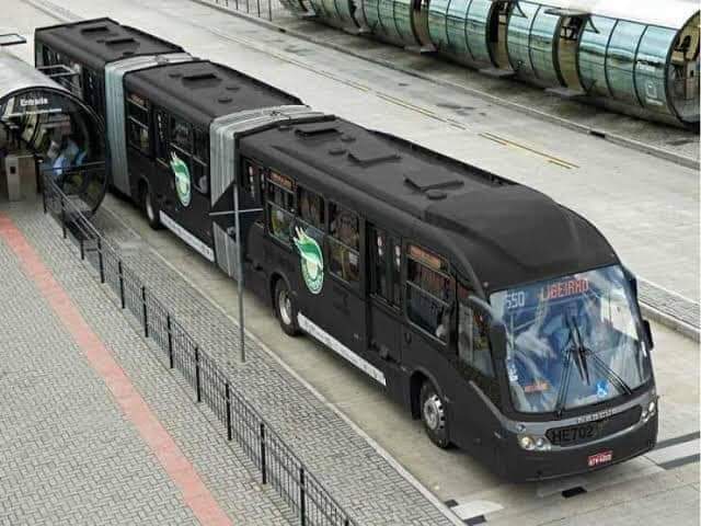 استخدام اتوبيسات النقل السريع المزوده بأحدث تكنولوچيا BRT سعة ١٧٠راكب بطول الطريق الدائرى