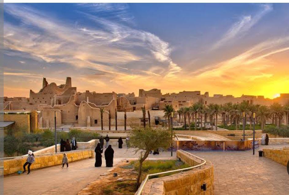 وزارة الإعلام  السعودية تنظم زيارة  ميدانية  للاعلاميين  فى مدينة  الدرعية  التاريخية
