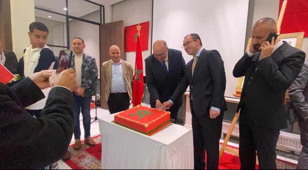 مغاربة هولندا يحتفلون بالمسيرة الخضراء وعيد الإستقلال مع القنصلية المغربية والسفير  المغربى فى هولندا