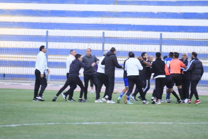 أحداث مؤسفة في مباراة الترسانة والسكة الحديد بدوري الممتاز ب مجموعة القاهرة ولم تستكمل المباراة