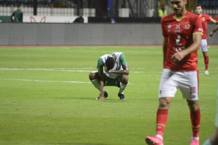 الفلاحين بعدما فازو علي أهل البندر الآن يفوزون علي أصحاب الدهب الأسود والأهلي يستعيد الثقه من شط الإسكندرية والزمالك يعبر سموحه بالذهاب والإياب وبيراميدز عدى الصعاب و تغلب على الذئاب